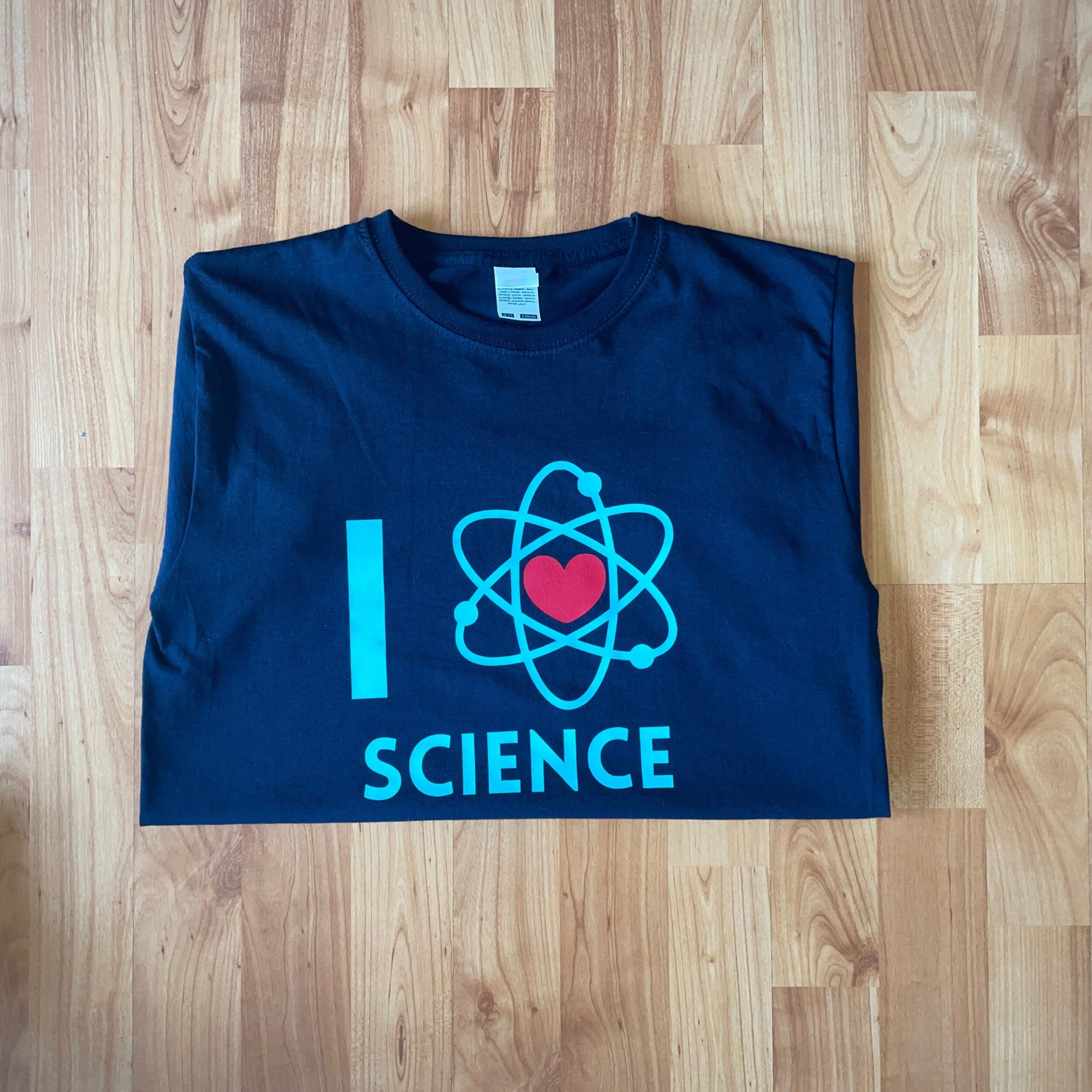 Heart Love Science kids T-Shirt! Geeky Top for your Young Scientist