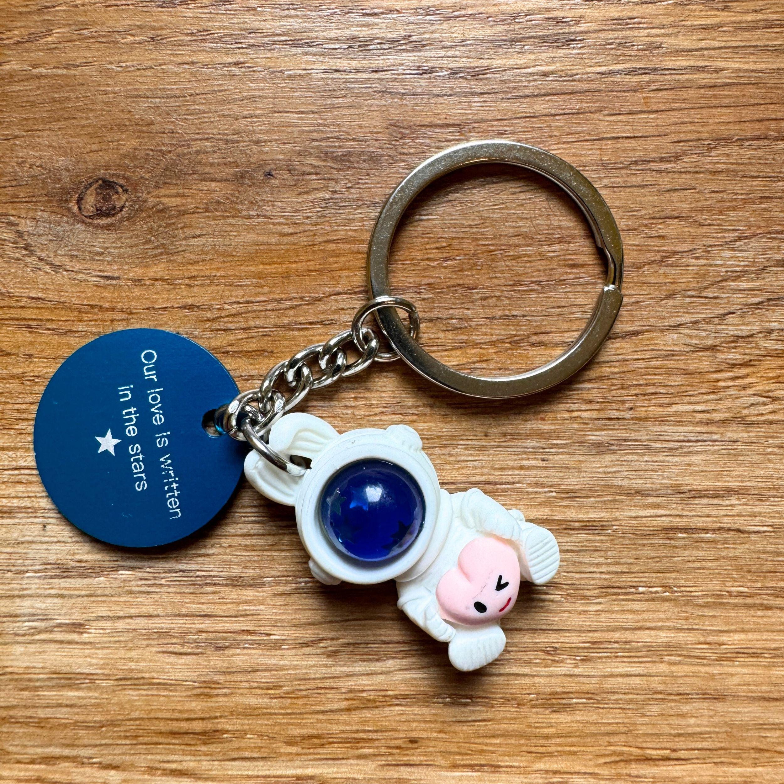 Cute Kawaii Bunny Astronaut with Heart Personalised Keyring. Customised Space Bunny Keychain