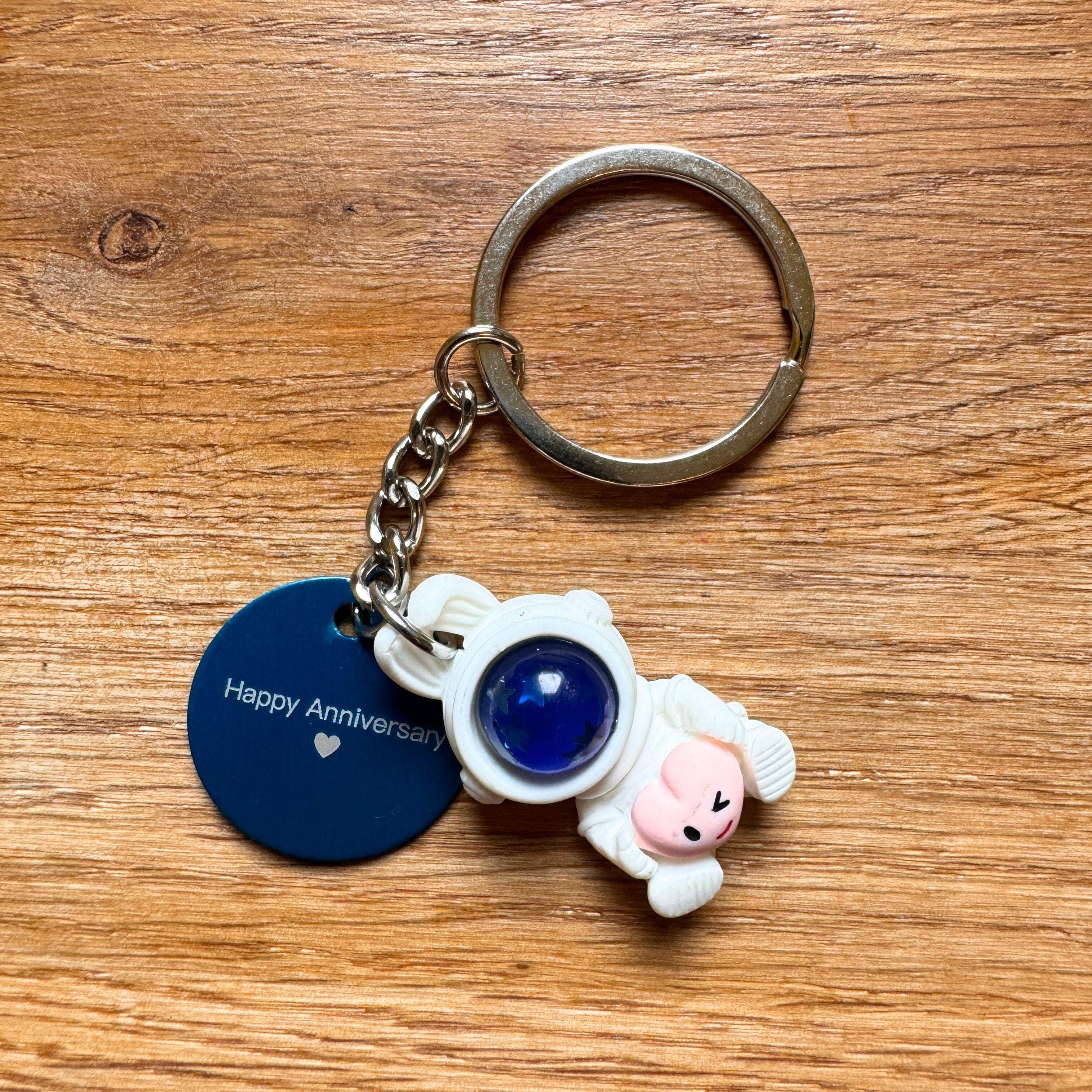 Cute Kawaii Bunny Astronaut with Heart Personalised Keyring. Customised Space Bunny Keychain