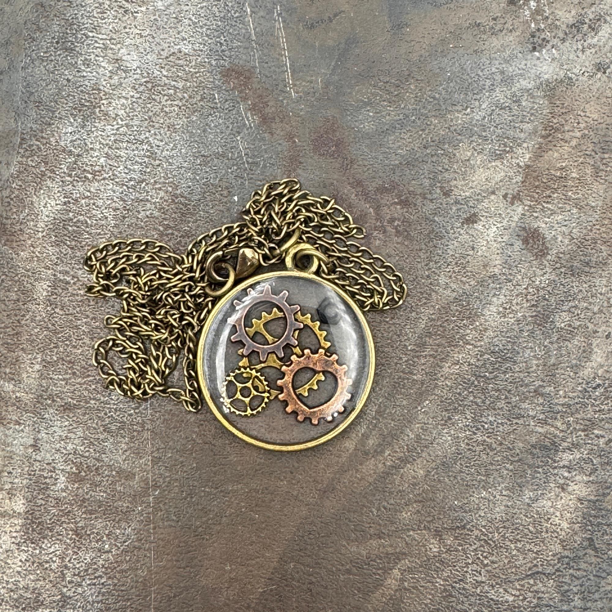 EnginearringDesigns | Gear Steampunk Handmade Brass and Resin