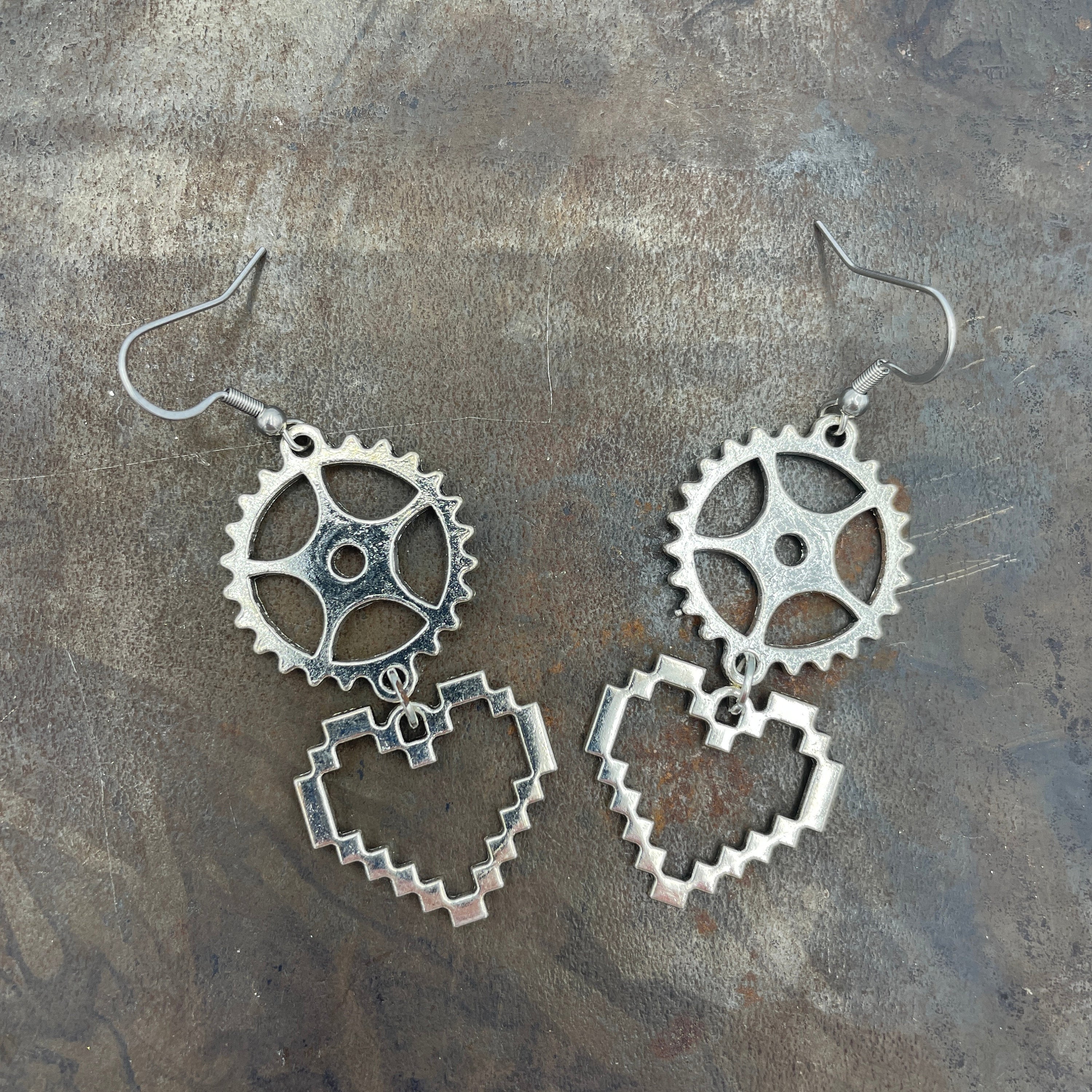 Engineering Cog and Heart Earrings. Steampunk Silver Dangle Statement Earrings